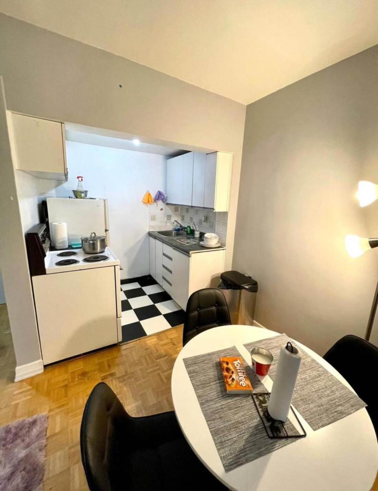 Apartmán Affordable Cuttie 4 Persons 2 Beds In Downtown Montreal Exteriér fotografie